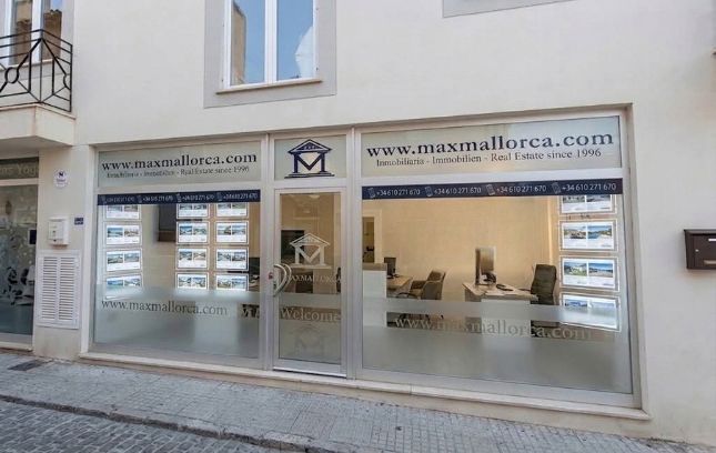 MaxMallorca Büro im Hafen von Port Andratx MaxMallorca Büro im Hafen von Port Andratx